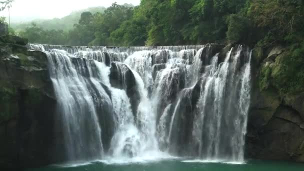 Shifen Waterfall vista frontal. Taiwan 2016. Resolução 4K
 - Filmagem, Vídeo