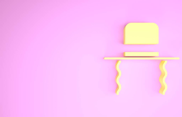 Żółty, prawosławny żydowski kapelusz z ikoną odizolowaną na różowym tle. Żydzi w tradycyjnej odzieży. Symbole judaizmu. Koncepcja minimalizmu. Ilustracja 3D 3D renderowania - Zdjęcie, obraz