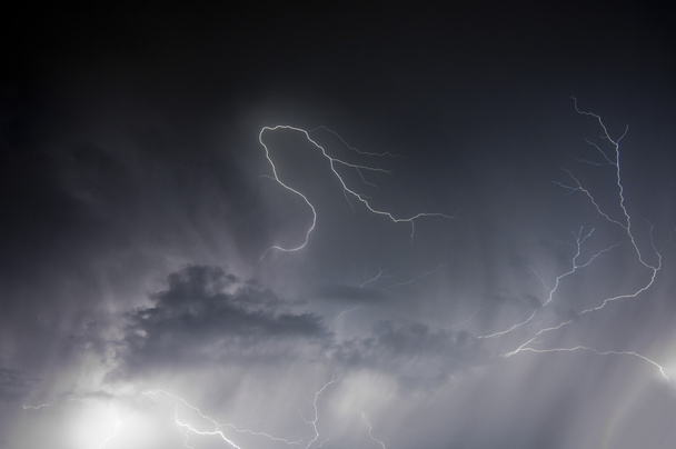 Rain and Lightning - Фото, изображение