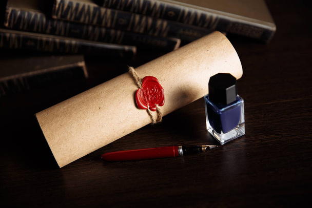 Notarys caneta pública e carimbo no testamento e última vontade. Instrumentos públicos notários - Foto, Imagem