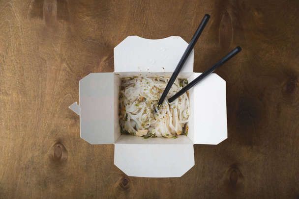 Asian rice noodles in a box - 写真・画像