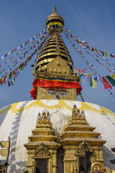 Ο ναός του Swayambhunath στο Κατμαντού στο Νεπάλ - Φωτογραφία, εικόνα