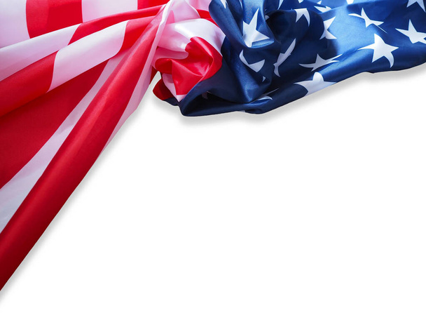 Primer plano de la bandera americana aislada en color blanco para el fondo de vacaciones del 4 de julio
. - Foto, Imagen