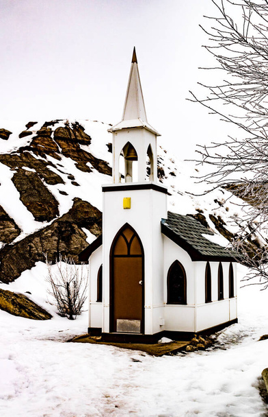 Littles église dans les badlands. Drumheller, Alberta, Canada. - Photo, image
