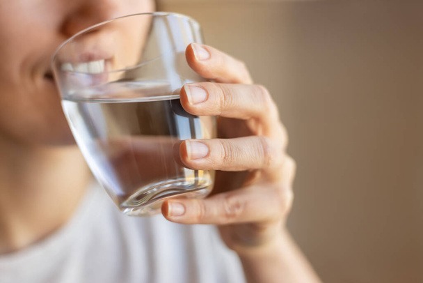 woman drinks water - Zdjęcie, obraz