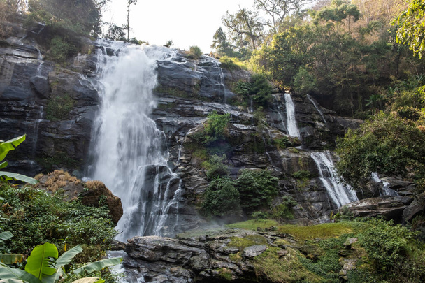 Wachirathan Waterfall at Doi Inthanon National Park, Mae Chaem District, Chiang Mai Province, Thailand - Фото, зображення
