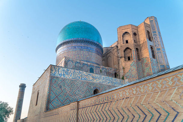 O complexo memorial Shohizinda mausoléu em Bukhara, Uzbequistão
 - Foto, Imagem