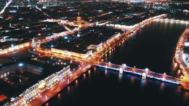 Letecký pohled na Palácový most, Petrohrad, Rusko - Záběry, video