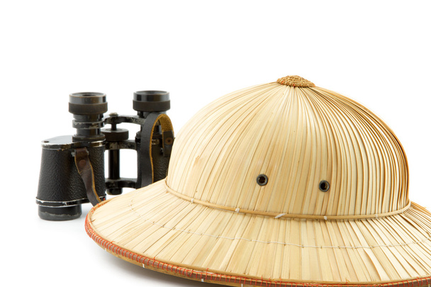 sombrero de safari de caña y binoculares
 - Foto, imagen
