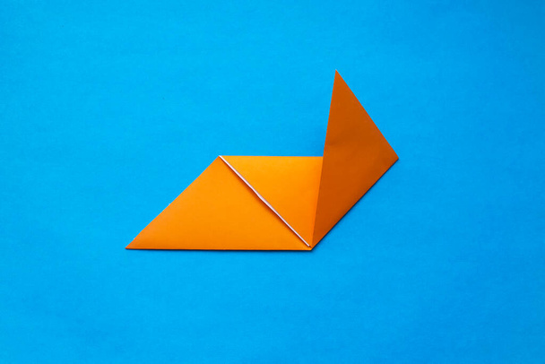 Step by step photo instruction how to make origami paper fox. Simple diy with kids childrens concept. - Foto, Imagem