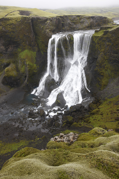 İzlanda. Güney bölgesi. lakagigar. fagrifoss Şelalesi. - Fotoğraf, Görsel