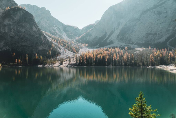 A beautiful scenery of Parco naturale di Fanes-Sennes-Braies Prags, Italy - Foto, afbeelding