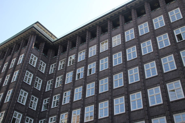 Edificio nel centro di Amburgo
 - Foto, immagini