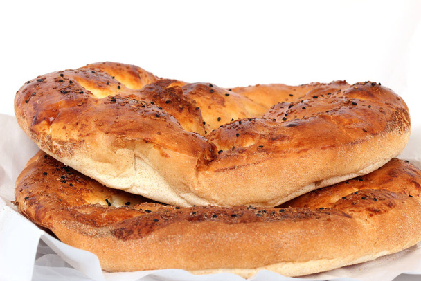 Ramadan Pita (Ramazan Pidesi) Tradycyjny turecki chleb dla świętego miesiąca Ramadan. - Zdjęcie, obraz