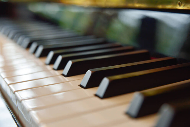 Close up keyboard of a piano - Foto, imagen