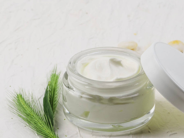 Body shaping cosmetic cream lotion anti cellulite skin shape care leg treatment spa wellness massage healthy. - Фото, изображение