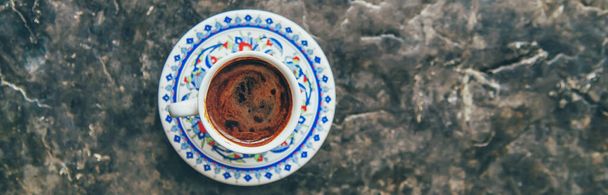 Uma chávena de café turco. Foco seletivo. Beba.
. - Foto, Imagem