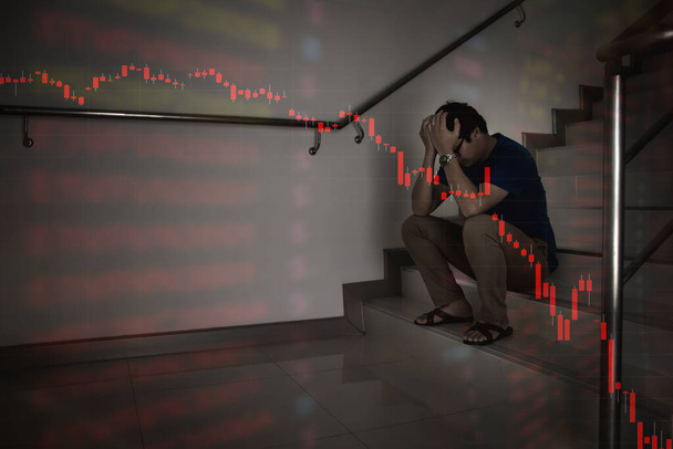 Азіатський бізнес стрес і невдача від краху фондового ринку спадають через економічну кризу. Червона цінова діаграма зниження інвестиційних втрат концепція краш-бізнесу. - Фото, зображення
