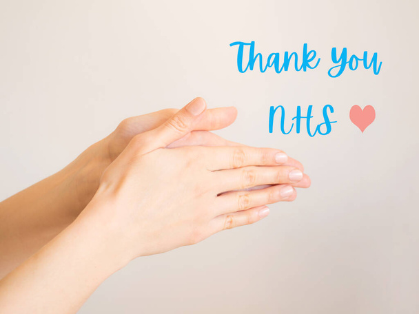 Σας ευχαριστώ κάρτα για το προσωπικό NHS με παλαμάκια χέρια - Φωτογραφία, εικόνα