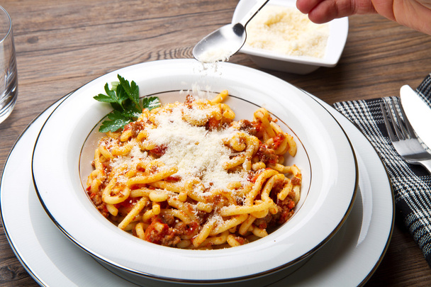 pasta with bolognaise sauce and herbs - Foto, Imagen