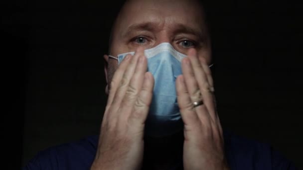 Slow Motion with Doctor Wearing Protective Face Mask, Medical Person with Protection Equipment in a Quarantined Hospital Against COVID-19 Pandemic - Séquence, vidéo