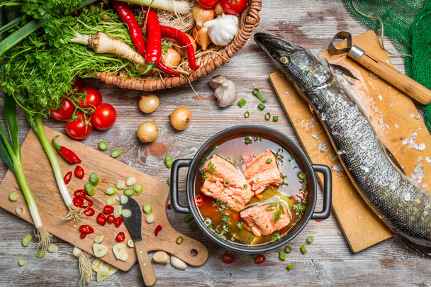 Pike and fresh vegetables for fish soup - Valokuva, kuva