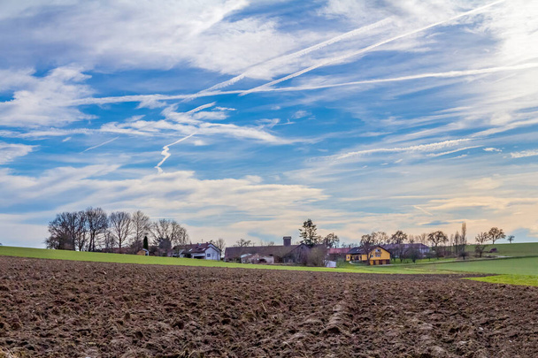 venkovské scenérie včetně zajímavé večerní oblohy v jižním Německu - Fotografie, Obrázek