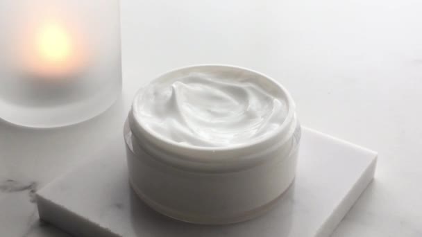 Tarro de crema facial hidratante, cuidado de la piel de lujo y cosméticos
 - Imágenes, Vídeo