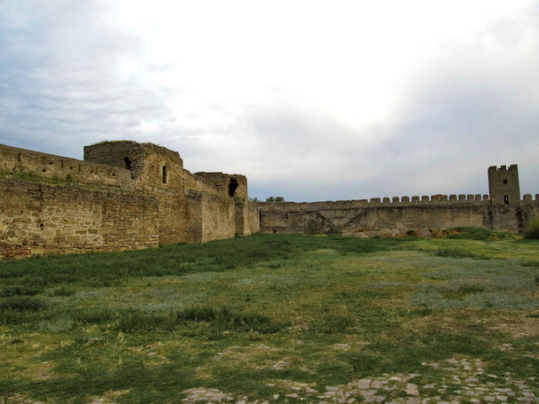 Fort Akkerman. Muur en binnenplaats. Belgorod-Dnjestr.. - Foto, afbeelding