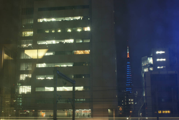 Tokió Shiodome éjszakai nézet - Fotó, kép