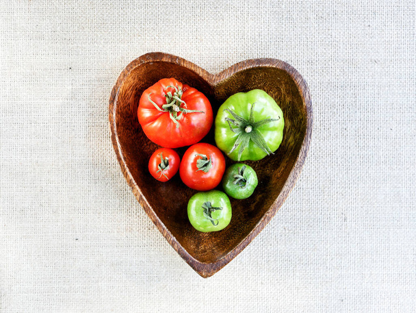 Una ciotola di pomodori sani fatti in casa
 - Foto, immagini