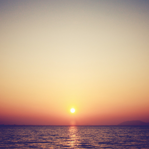 východ slunce nad mořem - Fotografie, Obrázek