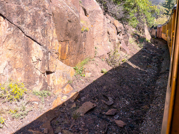 Le chemin de fer à écartement étroit de Durango à Silverton qui traverse les montagnes Rocheuses par les Animas du fleuve dans le Colorado États-Unis fonctionne en continu depuis 1881 et est l'un des rares endroits aux États-Unis qui a vu l'utilisation continue de locomotives à vapeur
 - Photo, image