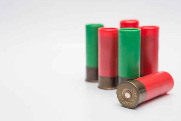 Sok golyó a Shotgun fehér háttér - Fotó, kép