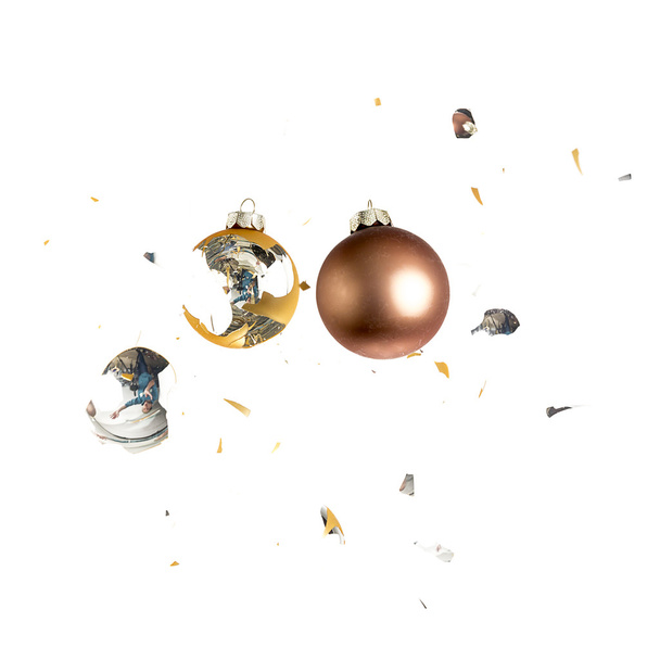 Vánoční koule vánoční strom ornament dekorace hnědá zlatá bronzové dopad třeskl výstřel - Fotografie, Obrázek
