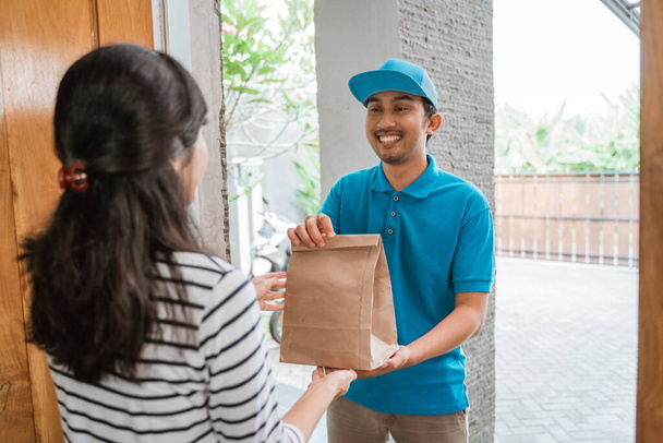food shopping delivered to customer - Photo, Image