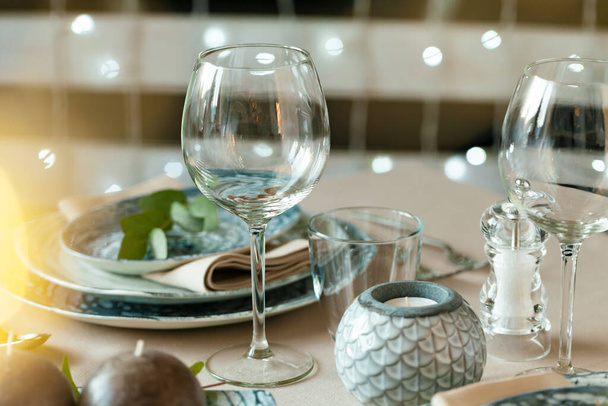 Empty wine glass on a restaurant table - Foto, Imagem