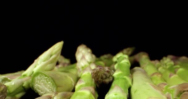 Verse Asperges groene lange plantaardige super macro close up - Video