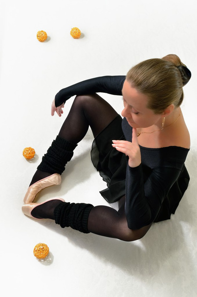 Bailarina en negro
 - Foto, Imagen
