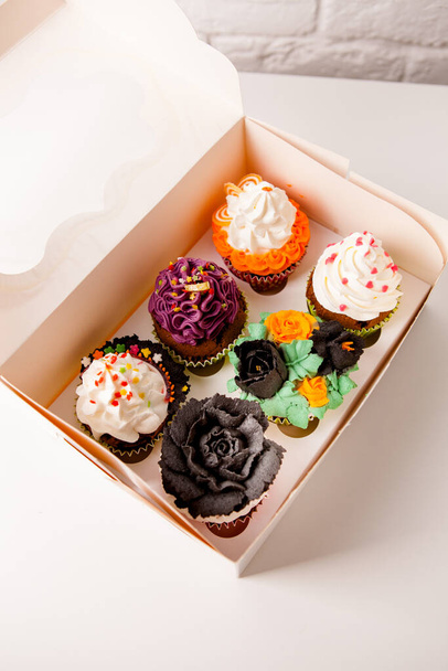 box of six cupcakes for party - Fotoğraf, Görsel