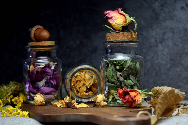 dried herbs and flowers mix - Foto, Bild