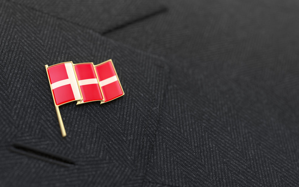 Épinglette du drapeau du Danemark sur le col d'un costume d'affaires
 - Photo, image