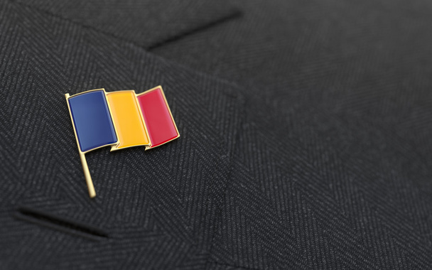 Булавка румынского флага на воротнике делового костюма
 - Фото, изображение
