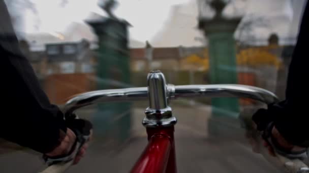 Pyöräily Lontoossa
 - Materiaali, video