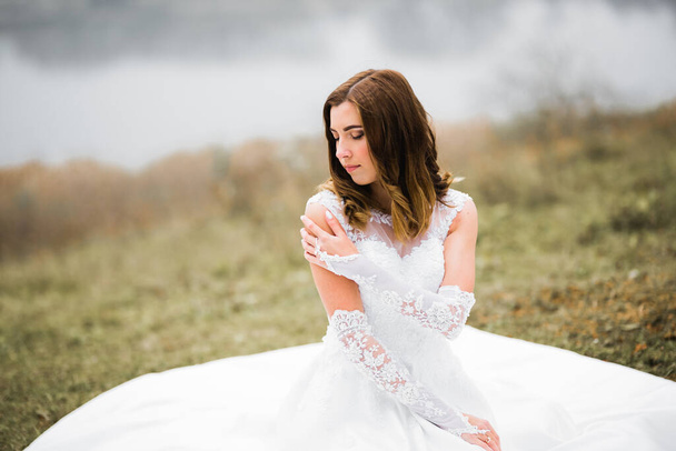Portrait of a beautiful fashion bride, sweet and sensual. Wedding make up and hair - Foto, Bild