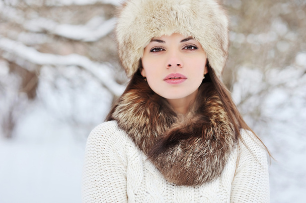 Télen nő portré szabadtéri - Fotó, kép