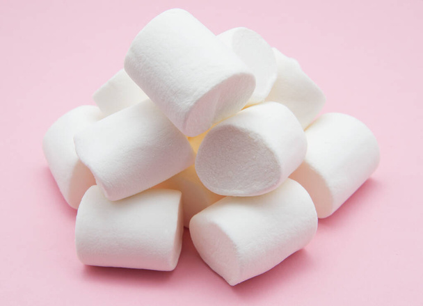 hromada marshmallow na růžové - Fotografie, Obrázek