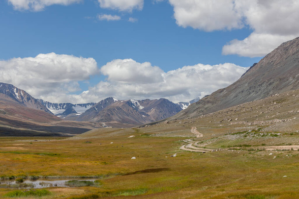 Dry Mongolian landscapes in the Altai Mountains, wide landscape. - Φωτογραφία, εικόνα