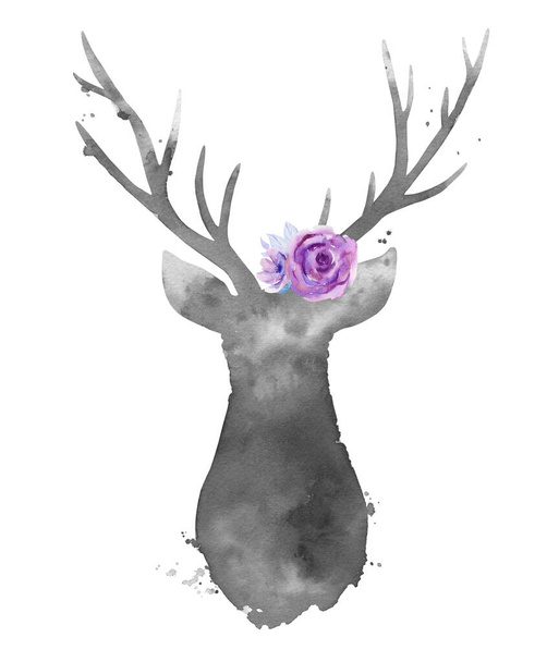 頭に花を持つ灰色の鹿のシルエット。白を基調とした水彩画. - 写真・画像