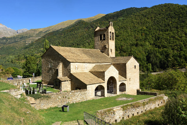 San Miguel Kilisesi, Linas de Broto, Huesca ili, Aragon, İspanya - Fotoğraf, Görsel